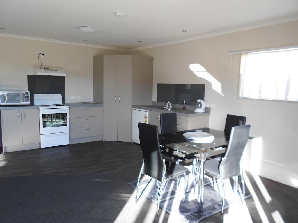 Gavan Family Apartments ครอมเวลล์ ภายนอก รูปภาพ